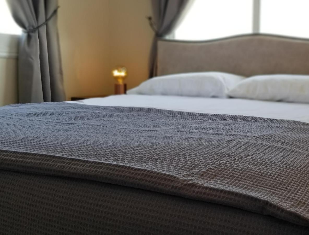 Penthouse Apartment Universal Paphos Bagian luar foto