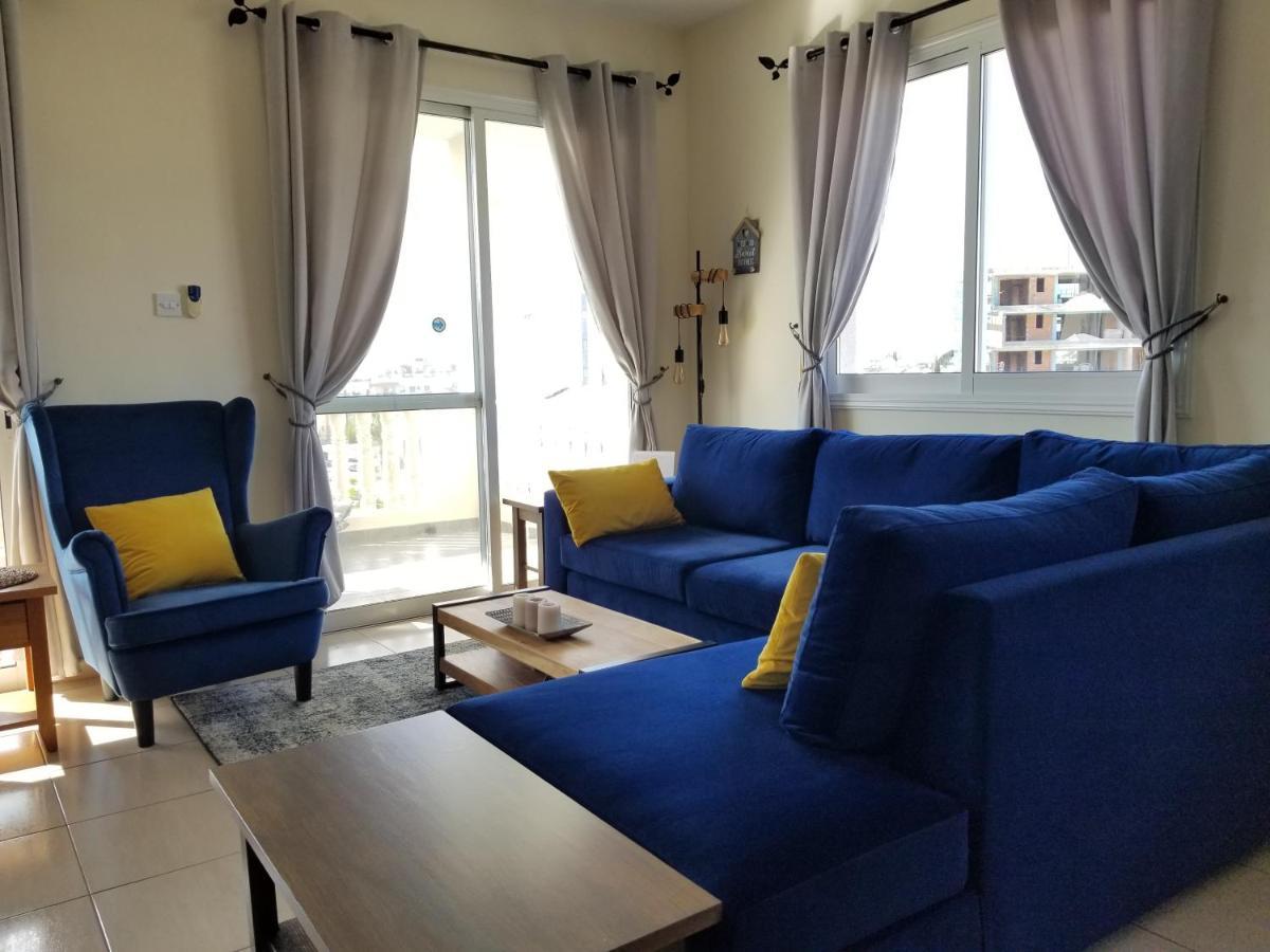 Penthouse Apartment Universal Paphos Bagian luar foto