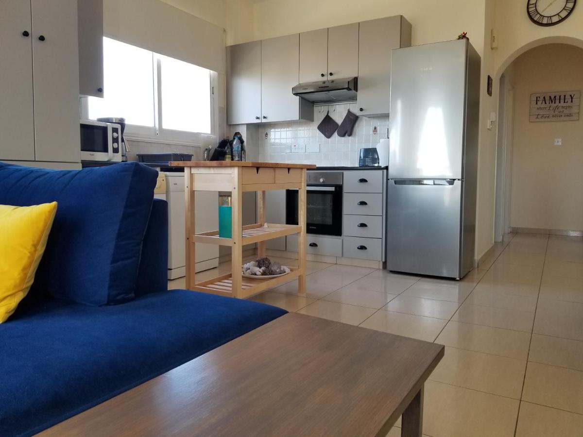 Penthouse Apartment Universal Paphos Bagian luar foto